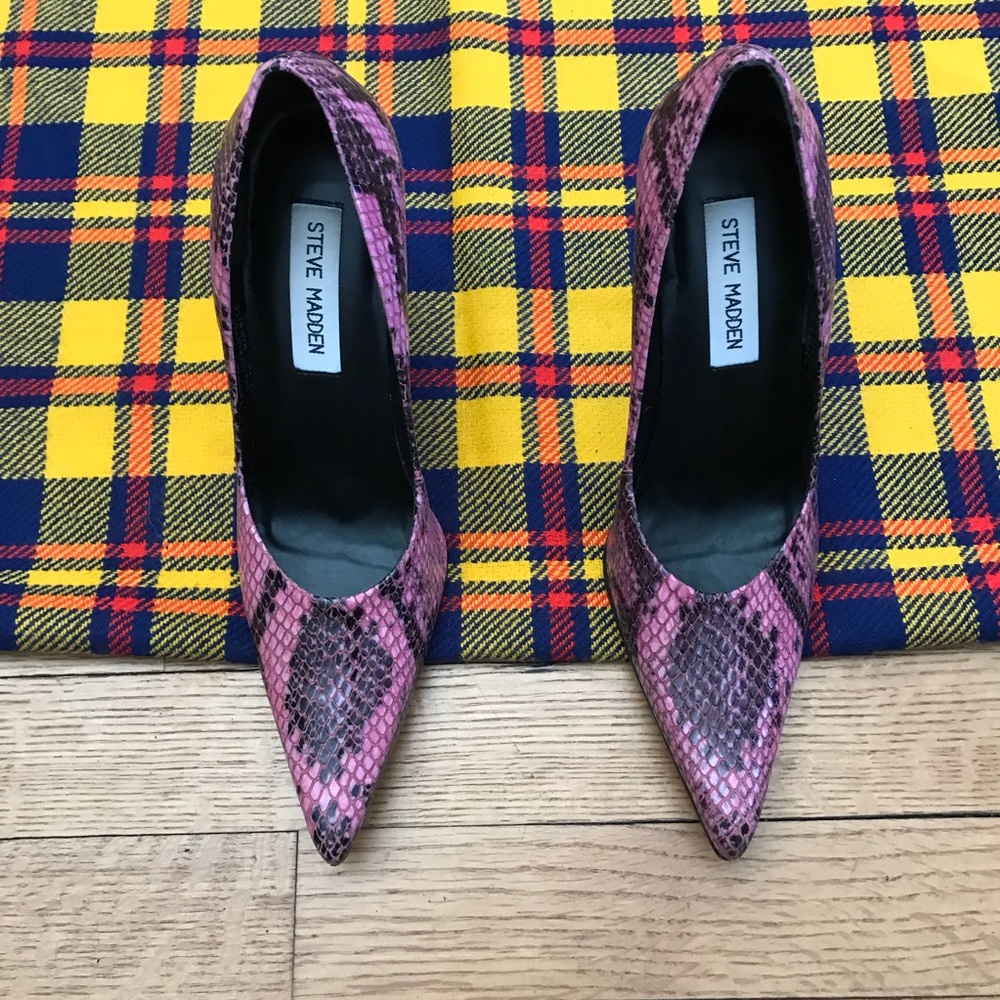 Steve Madden Pink Tarrah Python Heels Pointed Toe - image 3